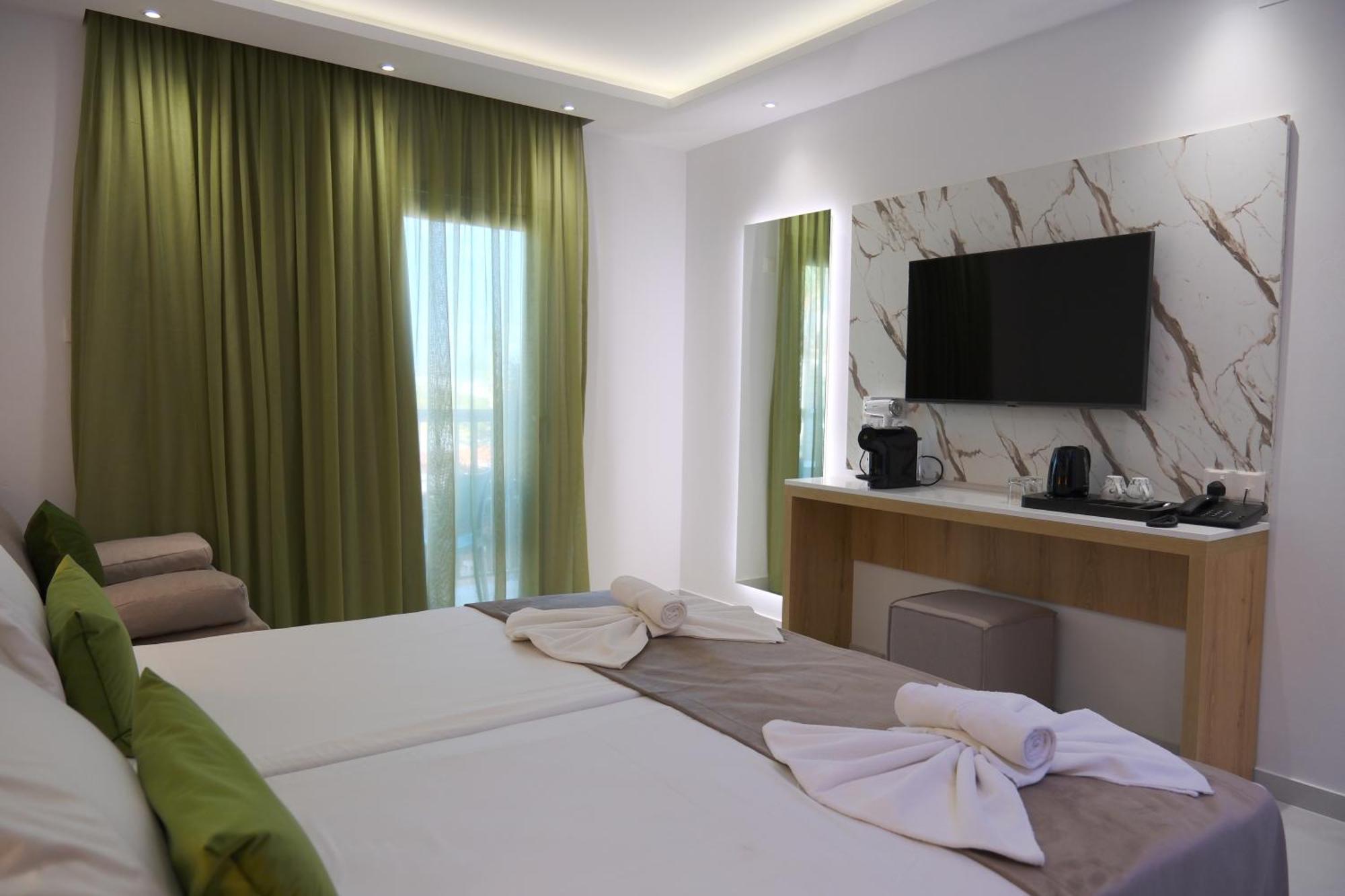 Loutsiana Deluxe Apts 아이아 나파 객실 사진