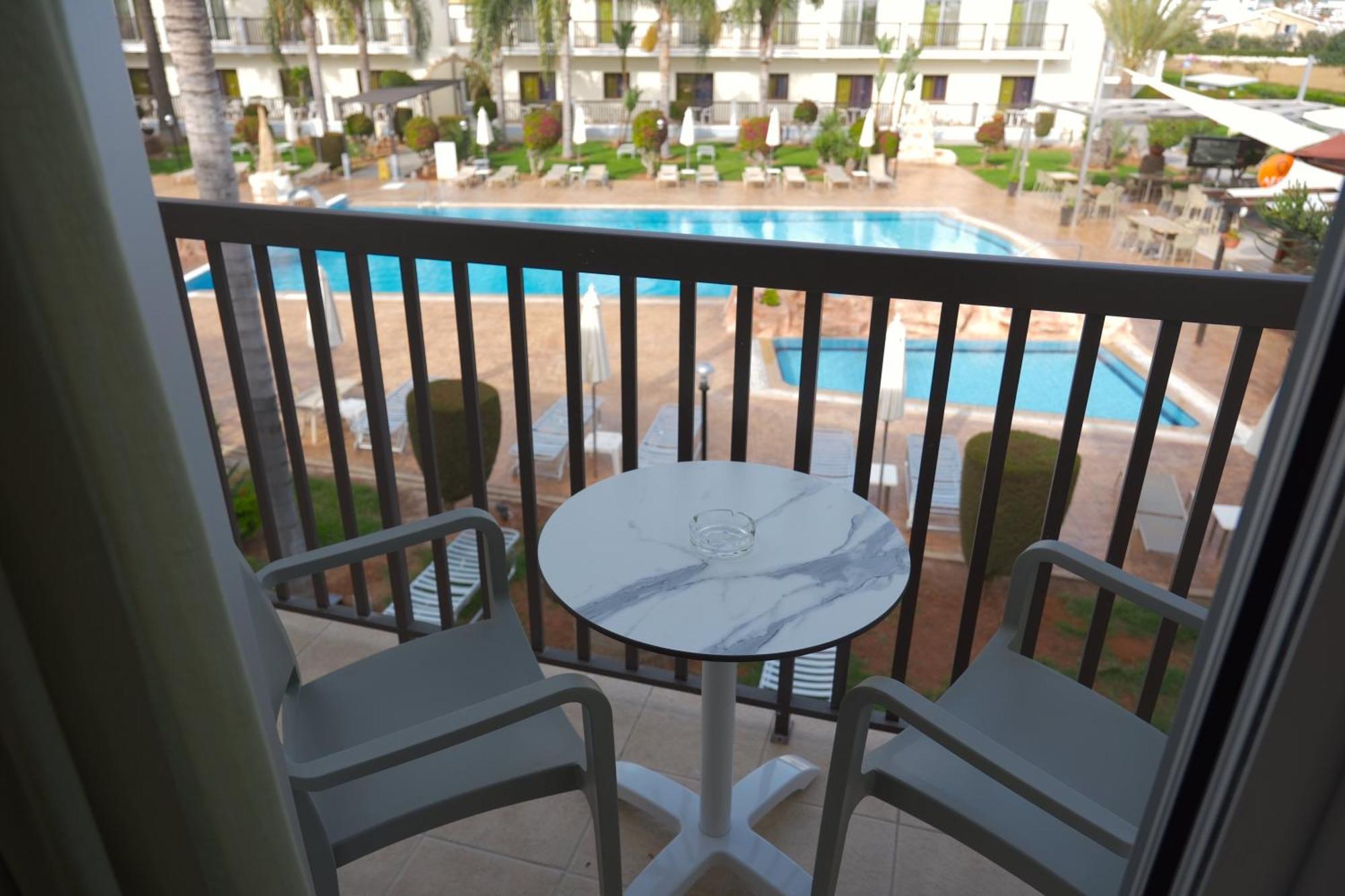 Loutsiana Deluxe Apts 아이아 나파 객실 사진