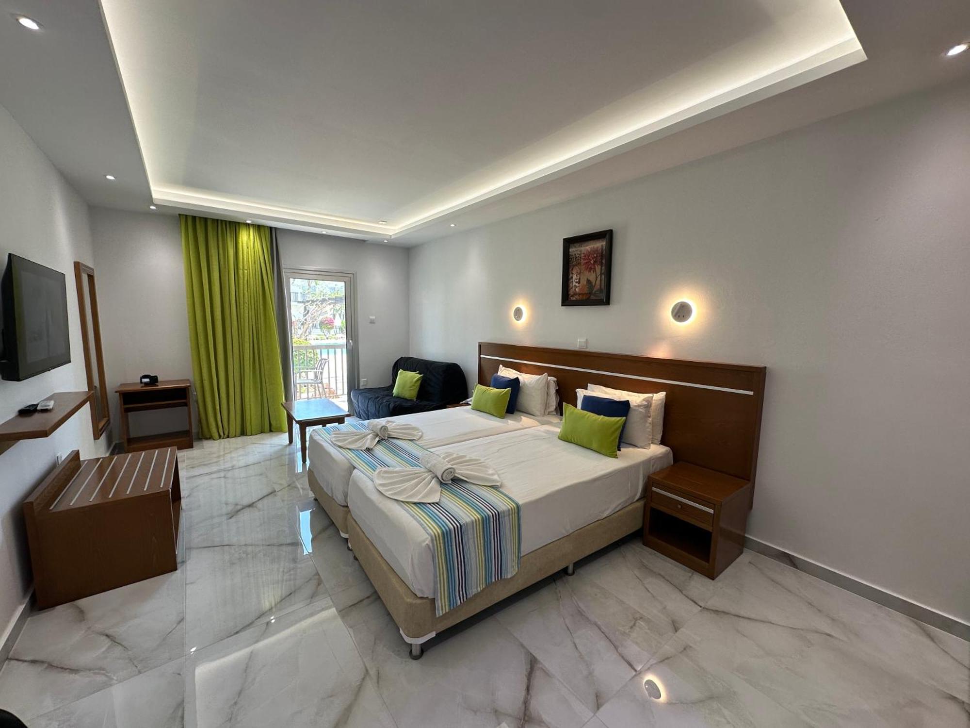 Loutsiana Deluxe Apts 아이아 나파 외부 사진