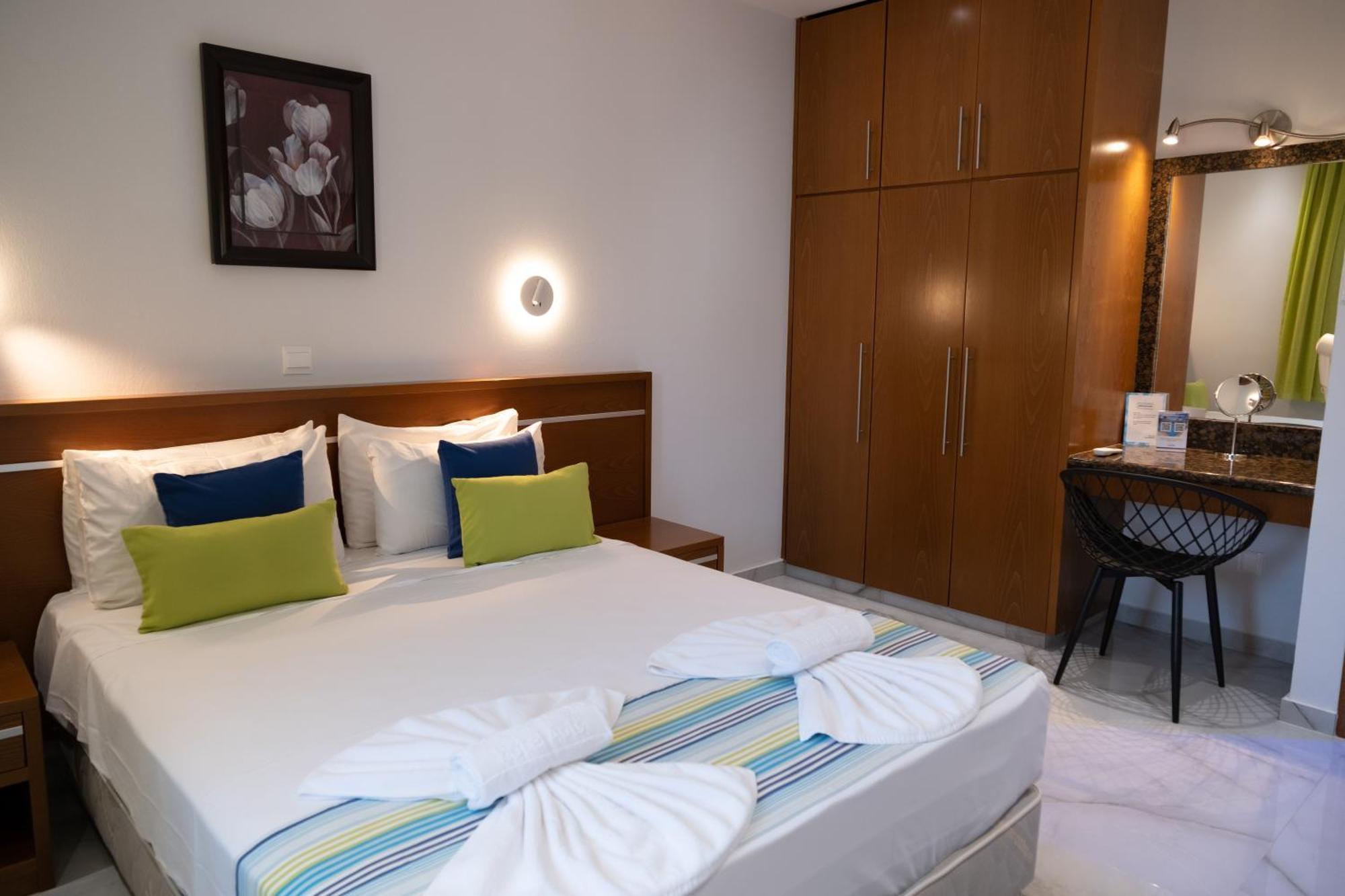 Loutsiana Deluxe Apts 아이아 나파 객실 사진