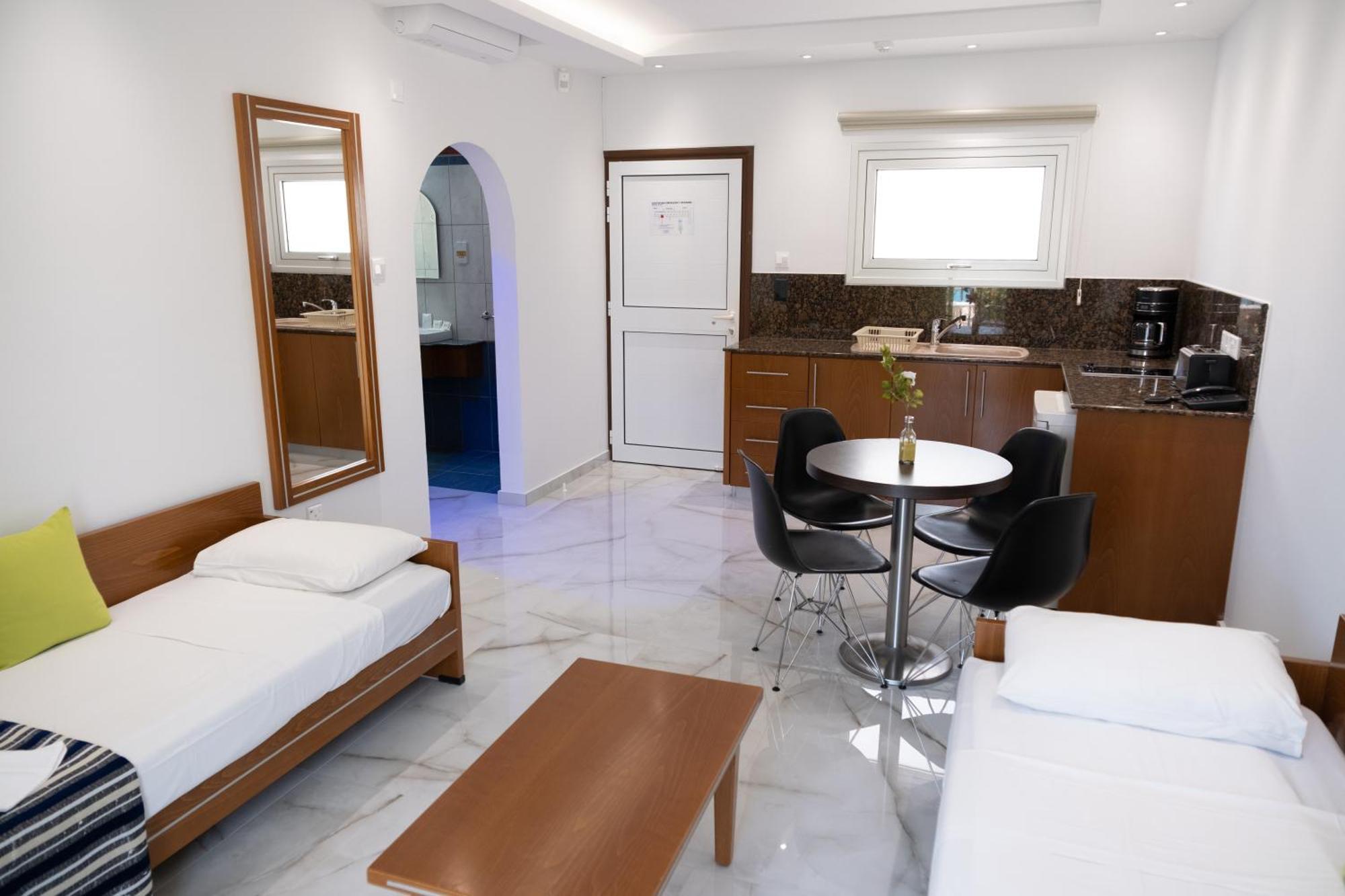 Loutsiana Deluxe Apts 아이아 나파 외부 사진