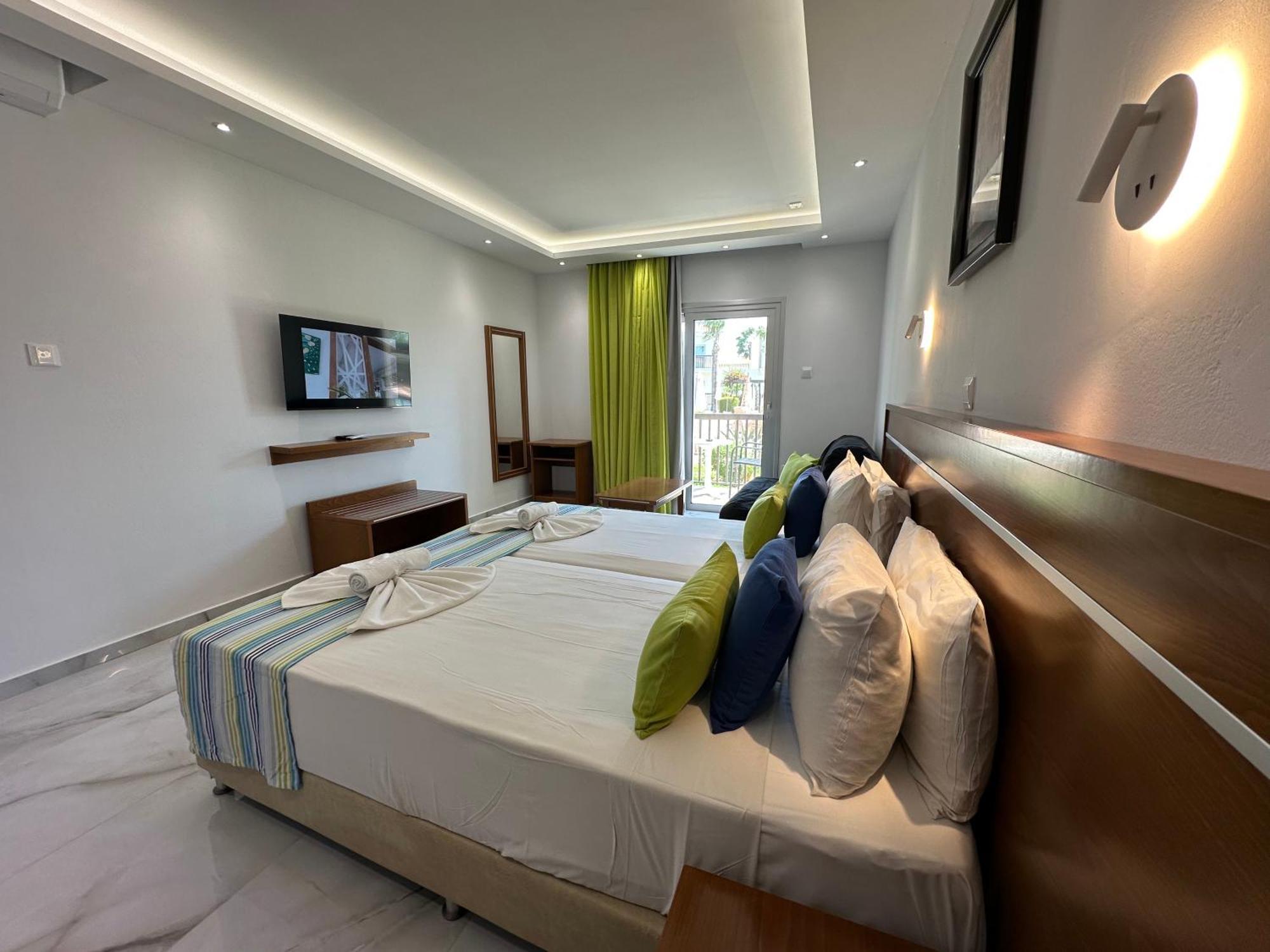 Loutsiana Deluxe Apts 아이아 나파 객실 사진